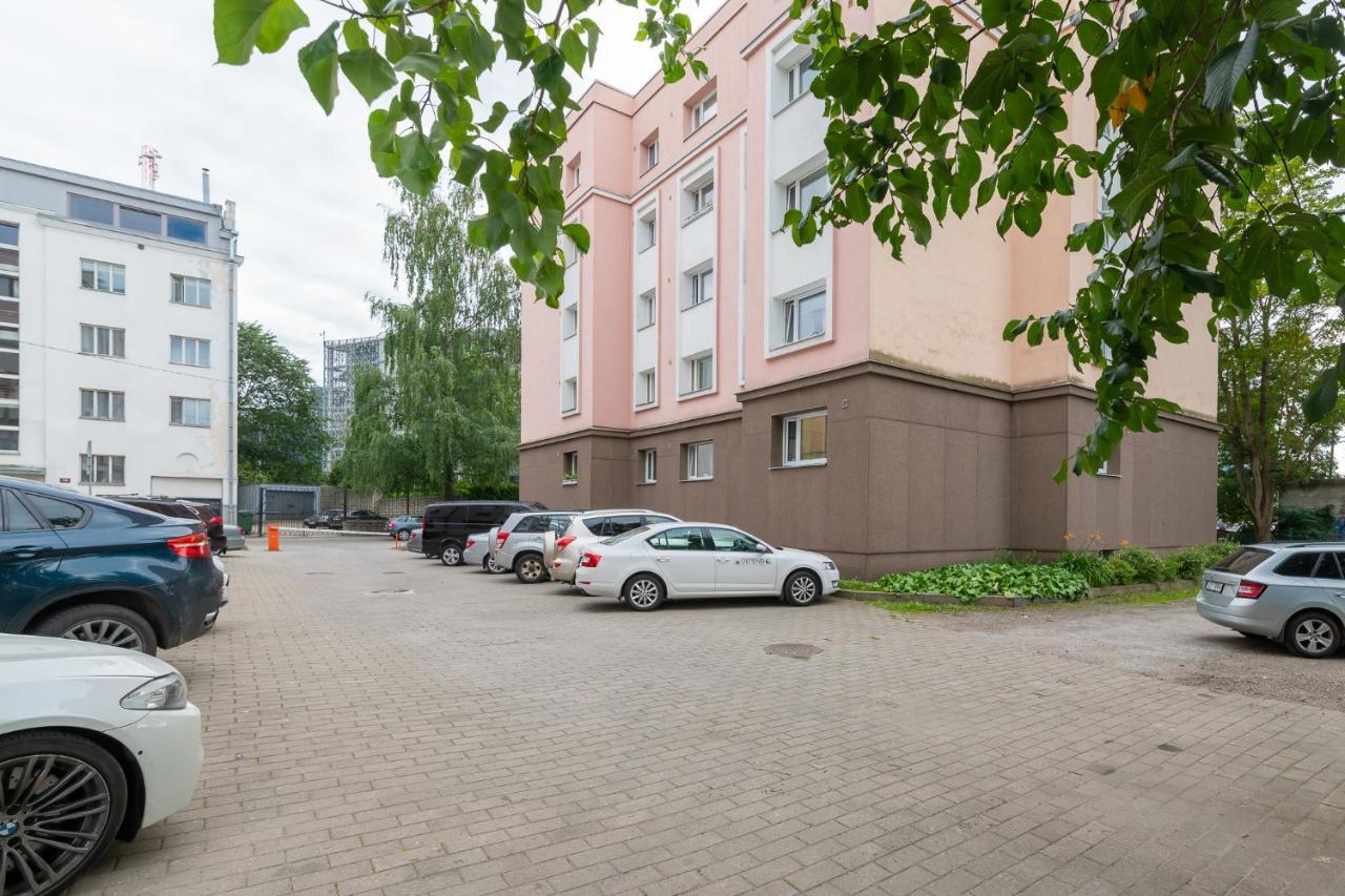 Cozy Stylish Studio Apartment With Free Parking By Centralapartments Reval Exterior foto