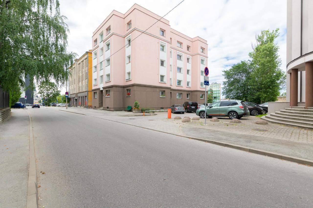 Cozy Stylish Studio Apartment With Free Parking By Centralapartments Reval Exterior foto